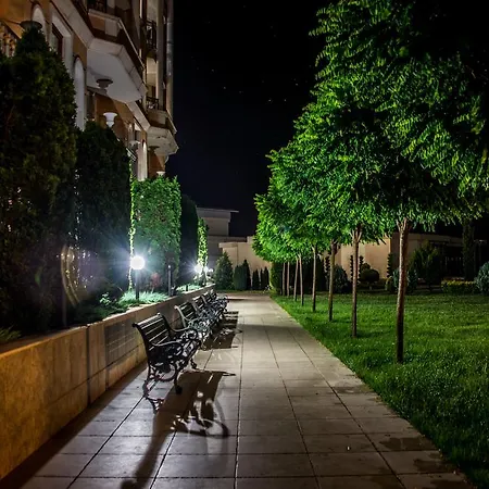 Apolonia Palace 4*